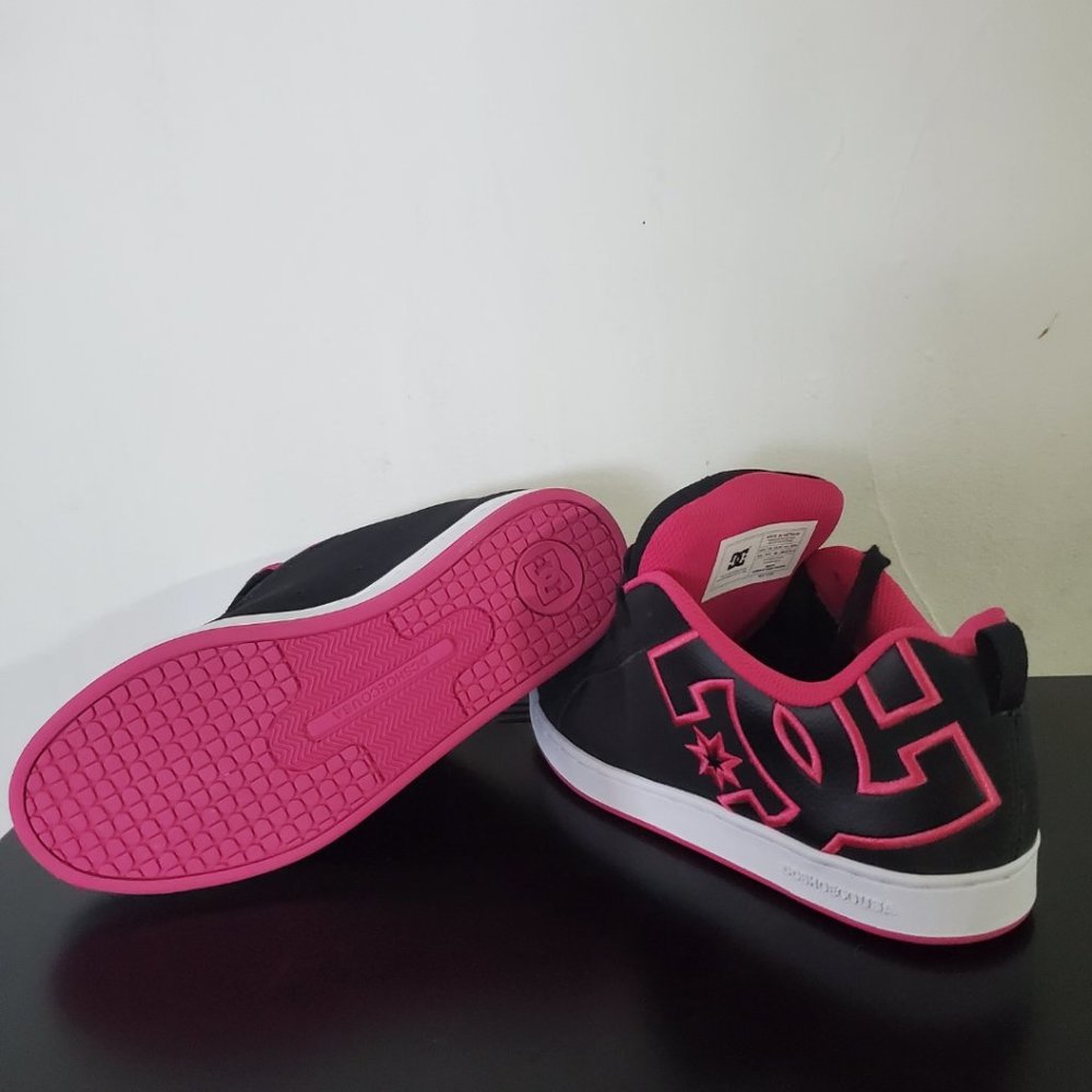 Dc shoes 8.5 womens